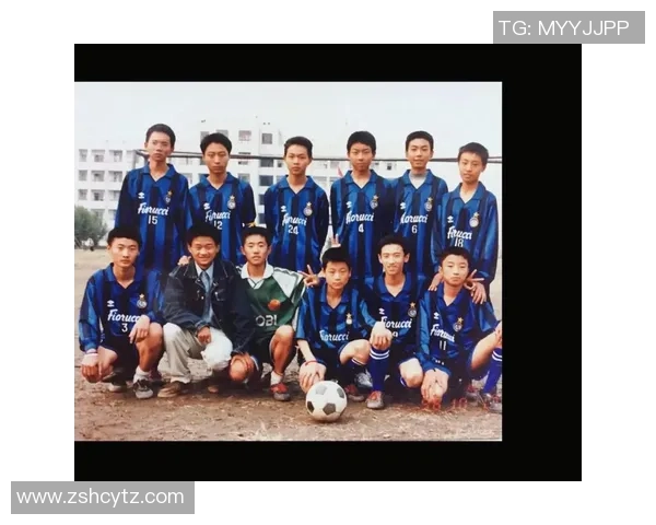 马丁内斯:从足球场上的传奇到生活中的启示与奋斗故事